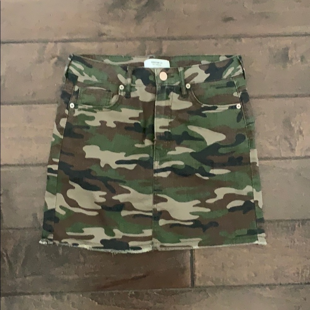 Camo mini skirt